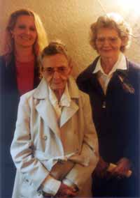 3 Generations Jane, Maw (Walcie) and Allene VanDyke
