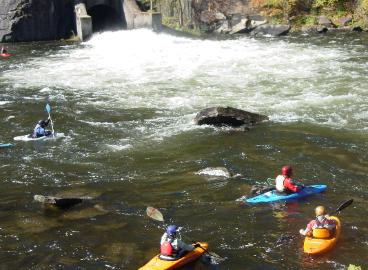 Paddlers in John W. Flannagan Spillway. Photo by Chris Eberly.